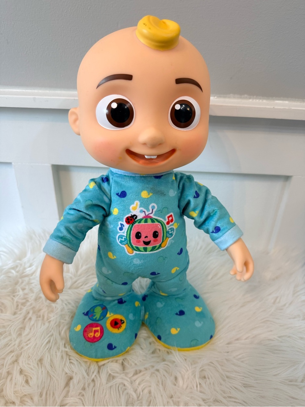 • CoComelon Dancing JJ Feature Doll
